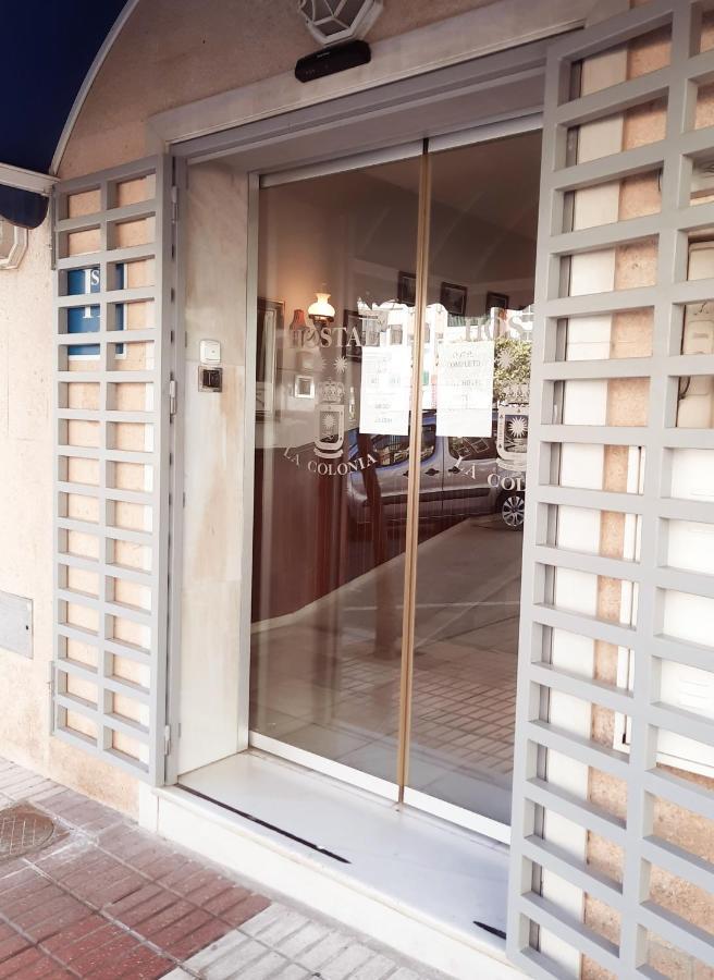 Hostal La Colonia มาร์เบยา ภายนอก รูปภาพ